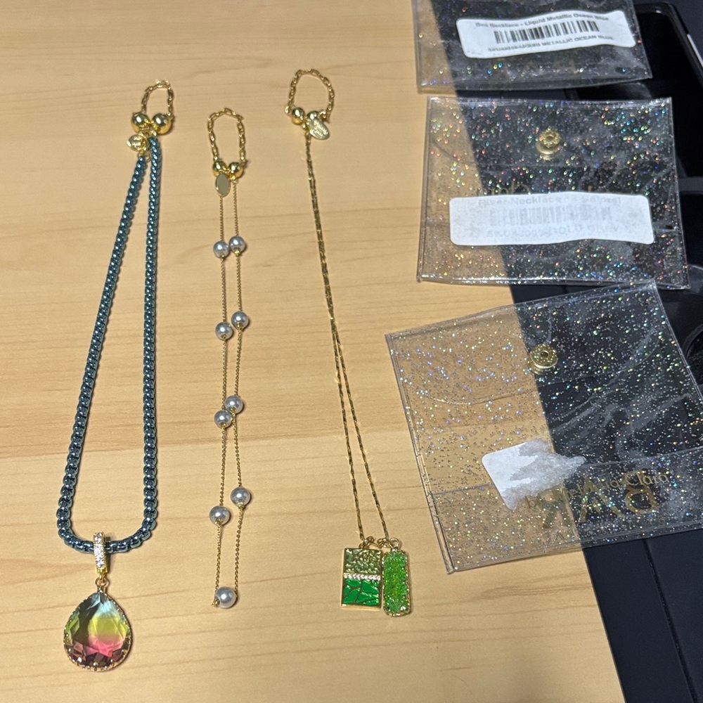 3 gold necklaces